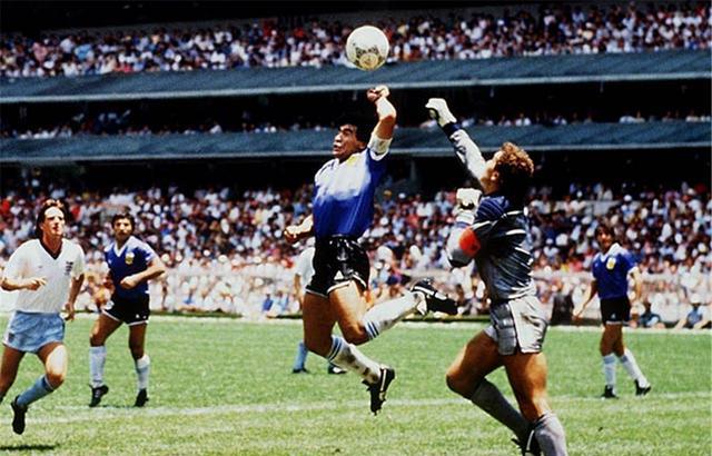 足坛三人最佳梅西内马尔c罗,足球最佳阵容梅西c罗罗本