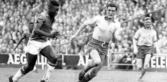 足坛三人最佳梅西内马尔c罗,足球最佳阵容梅西c罗罗本