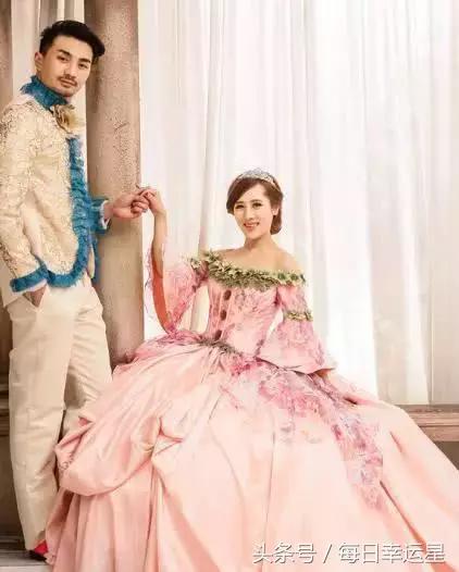 十二星座专属宫廷婚纱，巨蟹座甜美柔和，天秤座犹如蓝色精灵！