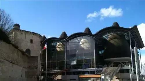 销售假冒注册商标白酒案件,销售假冒注册商标商品罪白酒判决