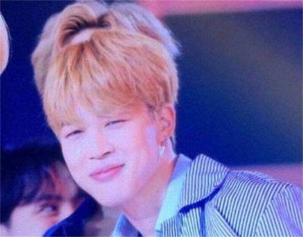 防弹自拍答谢粉丝,闵玧其变“猫猫脸”,朴智旻澄清“秃顶”谣言