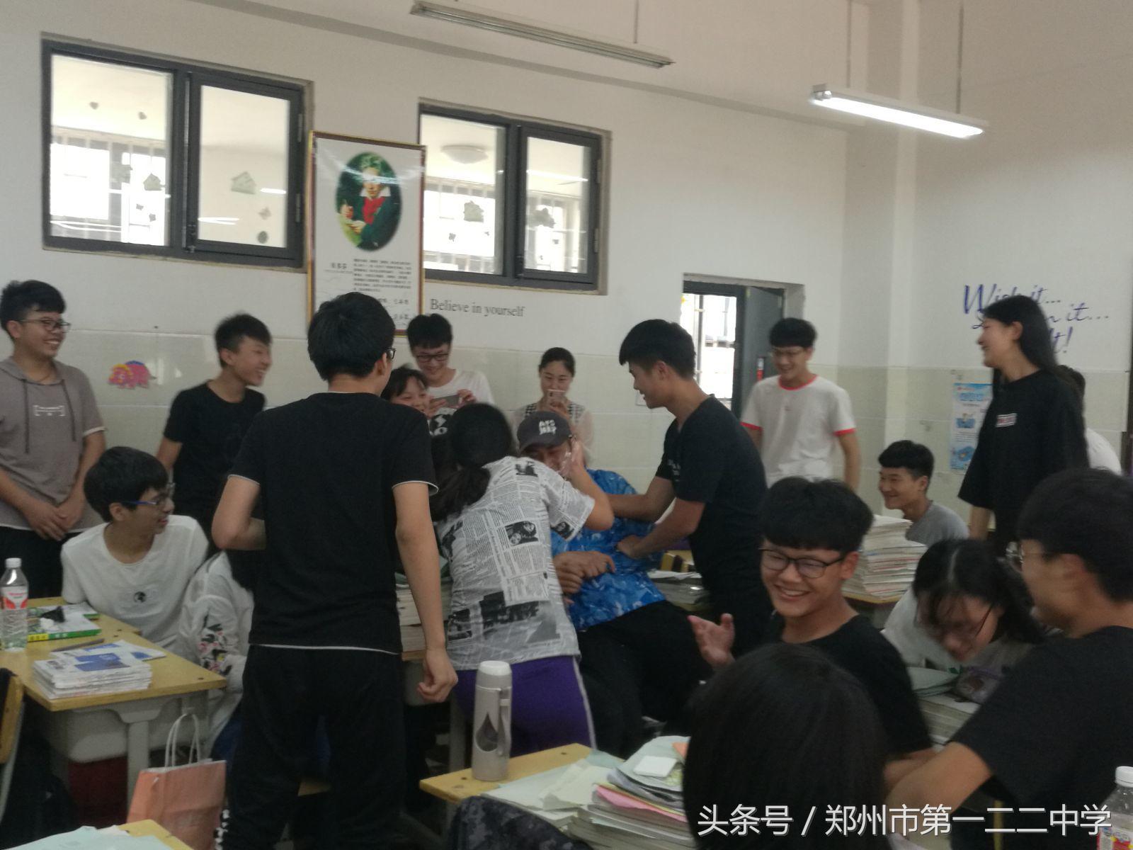 不忘初心砥砺前行共筑中国梦,不忘初心砥砺前行吧