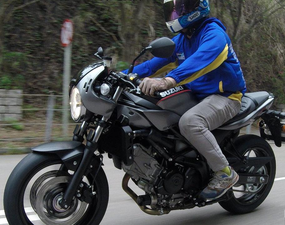 铃木2018款SV650X试驾复古V缸街跑