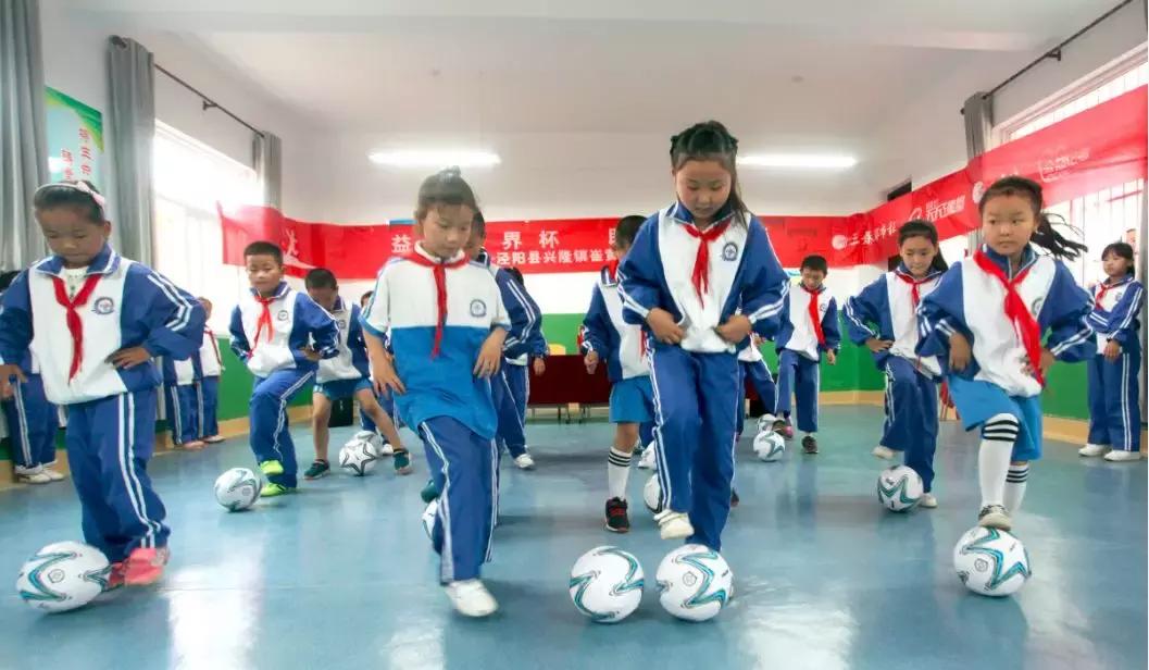 和梅西踢世界杯的球员,与梅西踢球