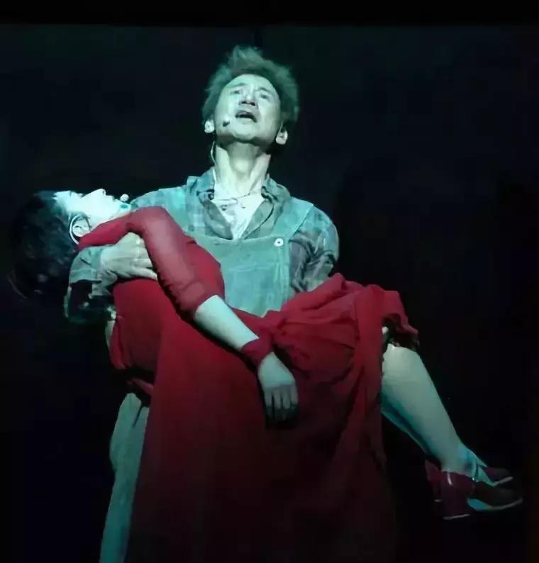 黄伟文和林夕一起写歌,林夕与黄伟文谁水平更高