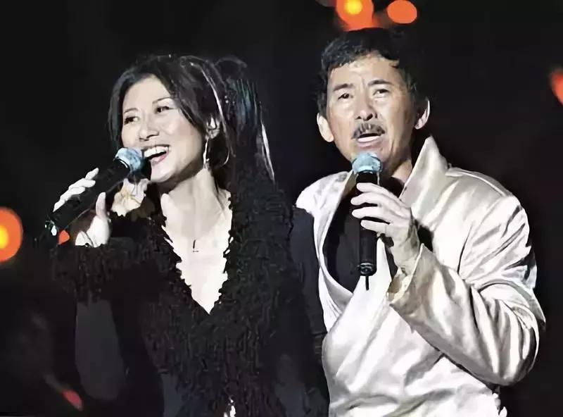 黄伟文和林夕一起写歌,林夕与黄伟文谁水平更高