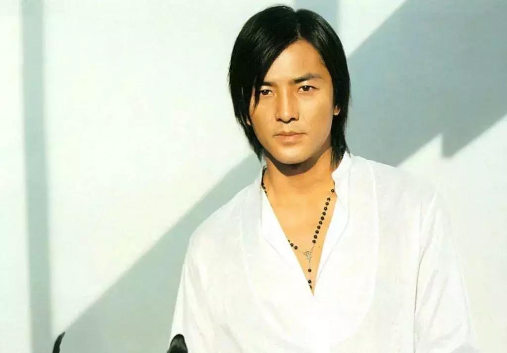 黄伟文和林夕一起写歌,林夕与黄伟文谁水平更高