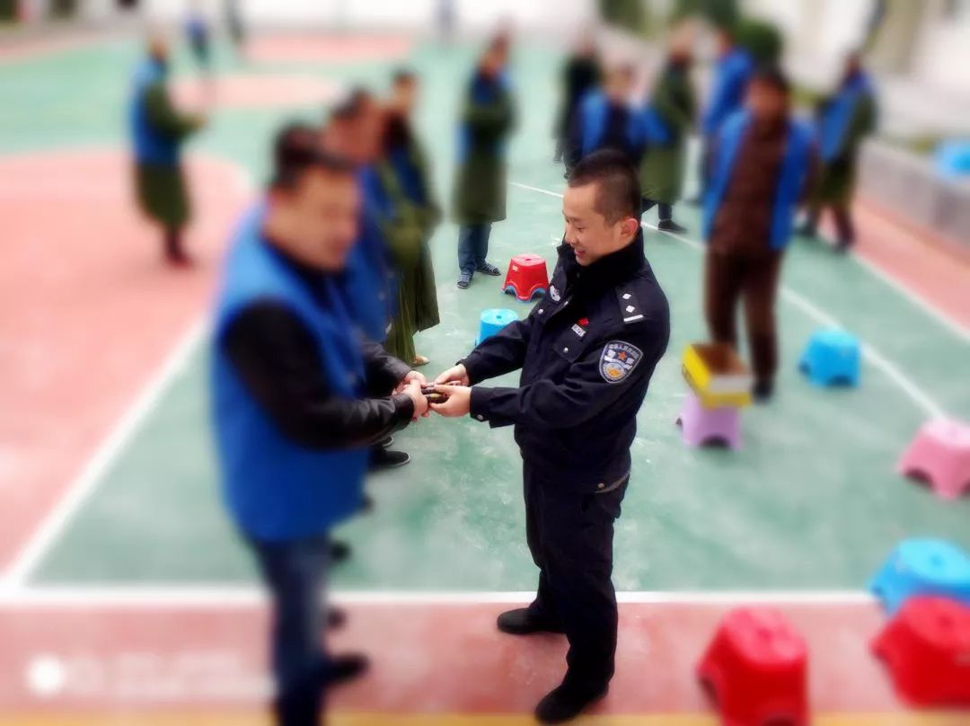 走心不走形,硚口90后“暖男”民警打造监管教育“样板间”~