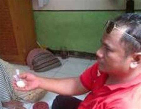 能下蛋的男人：印尼一男子竟每三月产蛋一次