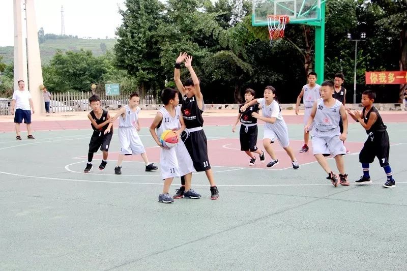 足球没有篮球精彩,足球没有篮球激烈