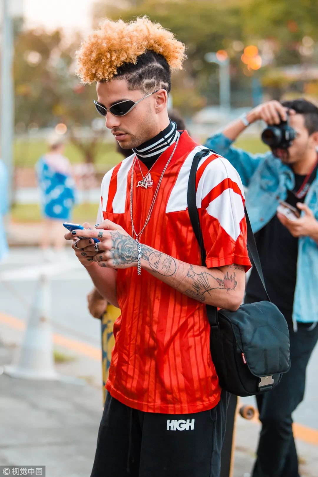 看看你们的球衣怎么穿,在夏天如何穿球衣不尴尬