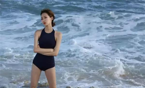 穿了泳装还需要穿内裤吗,穿了泳衣还要穿里面的衣服吗