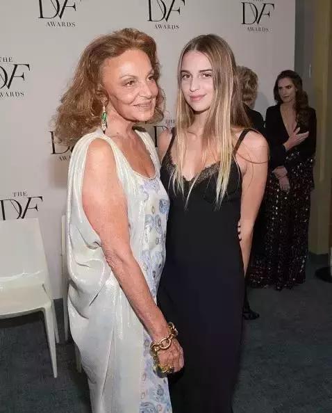 即便是靠血统混的公主圈,还是一个看脸的圈子啊