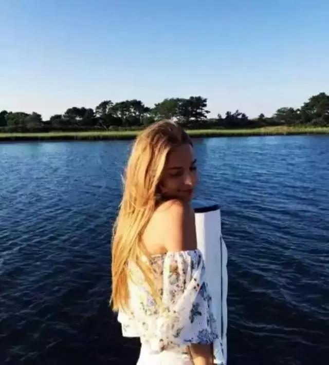 即便是靠血统混的公主圈,还是一个看脸的圈子啊