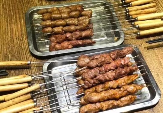 青岛西海岸可以看球的餐厅,青岛足球特色餐厅