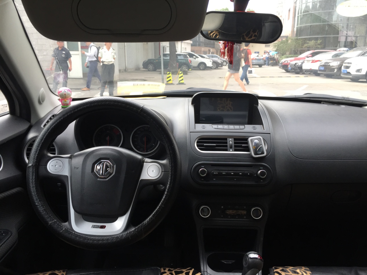 名爵3新款和老款,3万多新款名爵3