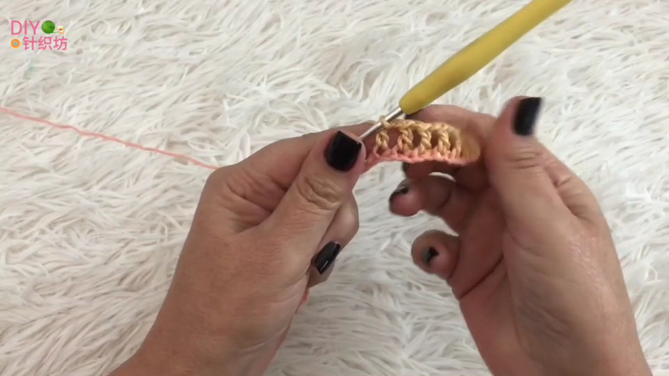 适合钩织宝宝冬季的背心材质,儿童彩虹马甲钩织教程女宝宝