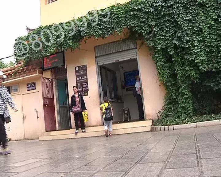 异性更衣室孩子别乱入！