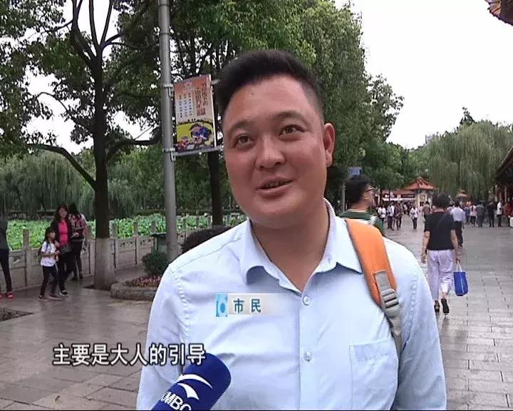 异性更衣室孩子别乱入！