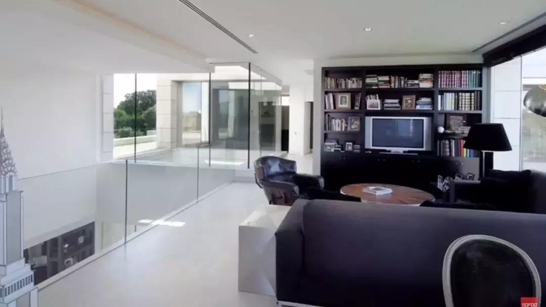 梅西c罗姆巴佩内马尔身价图,c罗内马尔梅西姆巴佩的豪宅