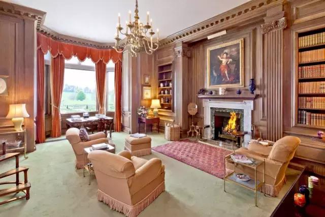 梅西c罗姆巴佩内马尔身价图,c罗内马尔梅西姆巴佩的豪宅