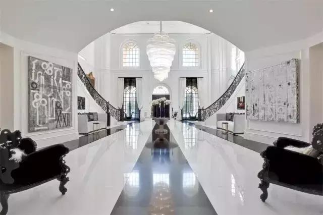 梅西c罗姆巴佩内马尔身价图,c罗内马尔梅西姆巴佩的豪宅