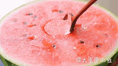 西瓜一次吃几块合适,吃西瓜一次最多吃多少为宜