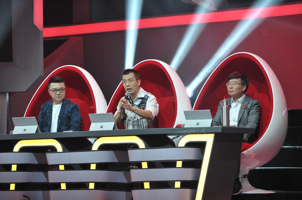 《足球解说大会》的JS-uncles导师男团用专业“解说”体育精神