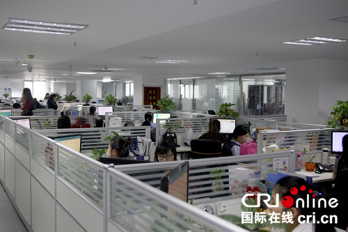 龙采科技引海外大V盛赞中国互联网百强实力