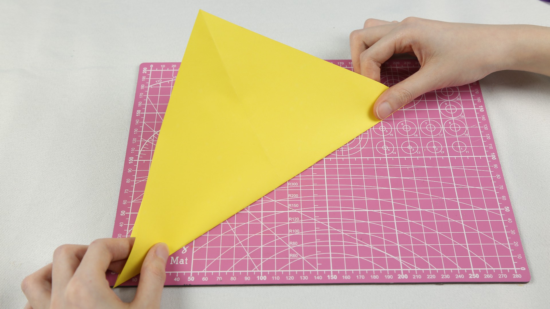 想要恐龙玩具,不用再去商场买了,姑娘教你巧用一张纸折出来