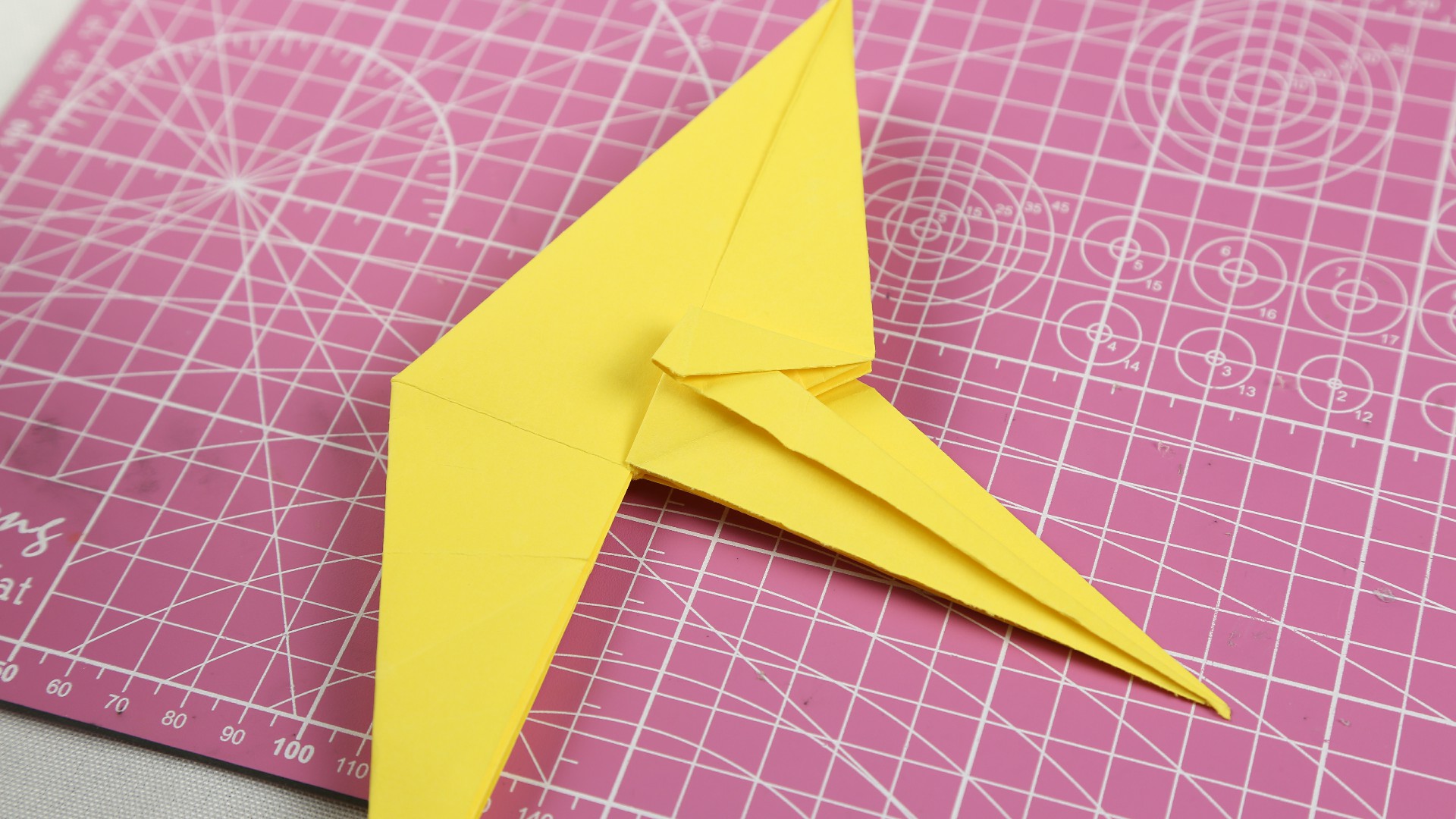 想要恐龙玩具,不用再去商场买了,姑娘教你巧用一张纸折出来