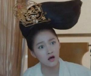 关晓彤蔻驰包代言图片,关晓彤蔻驰代言