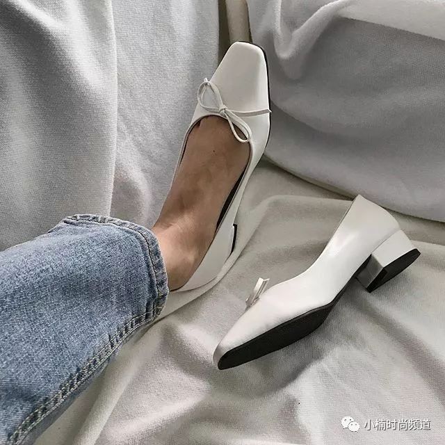 穿起来舒服又好搭配的潮鞋,中帮炫色潮鞋夏季搭配