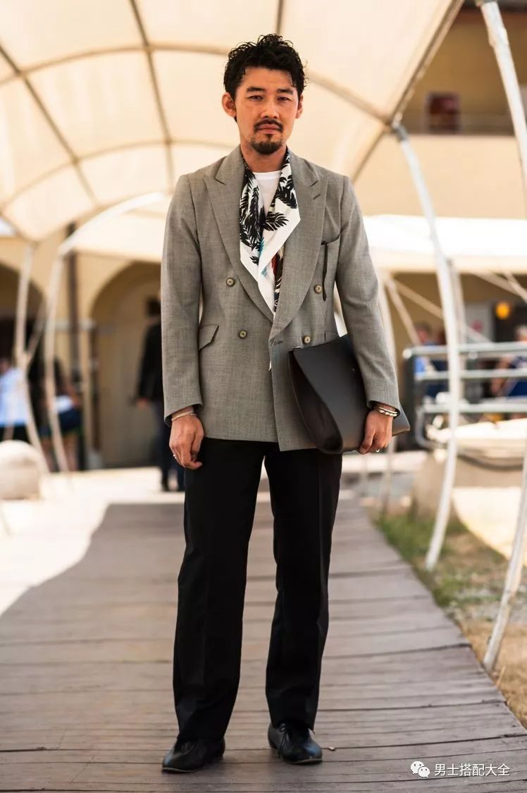 瘦瘦的男生怎么增肌,瘦瘦的男生怎么穿才好看