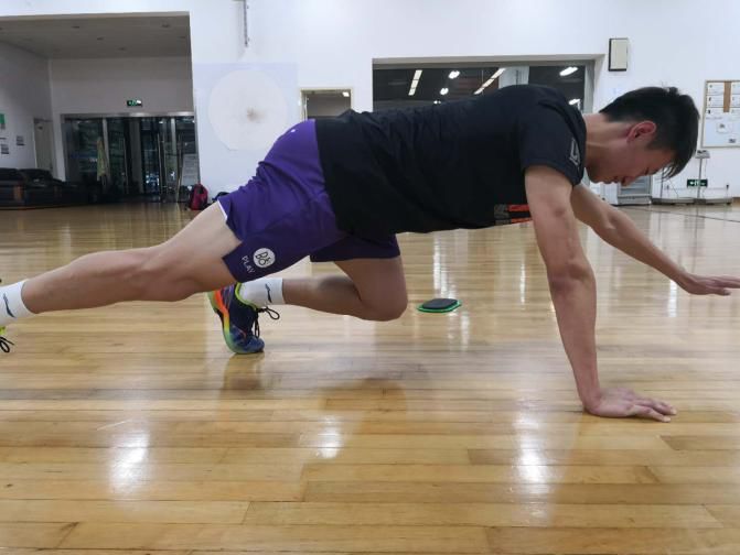 右膝关节软骨损伤怎么锻炼,膝关节软骨损伤2级严重吗