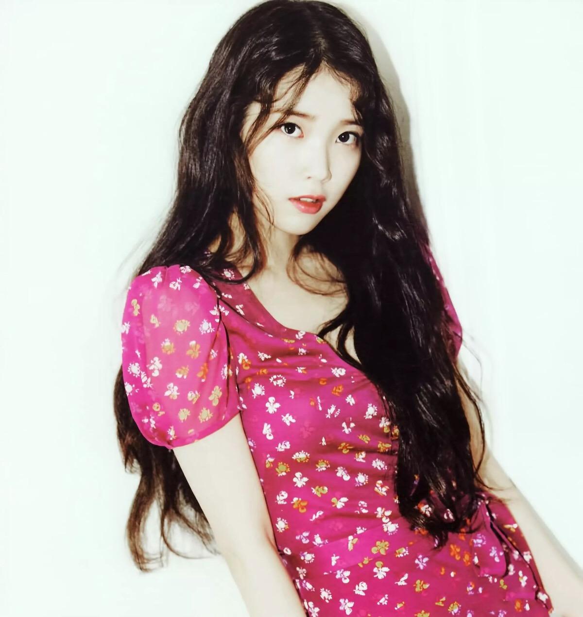 皮肤白的女生适合什么色号的口红,女生选口红的标准是