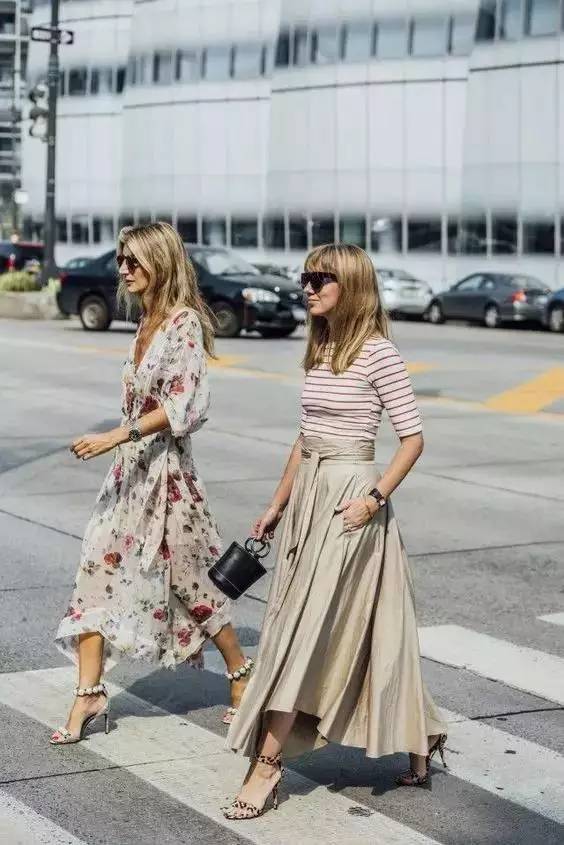 体恤的3种穿法,t恤搭配阔腿裤穿法