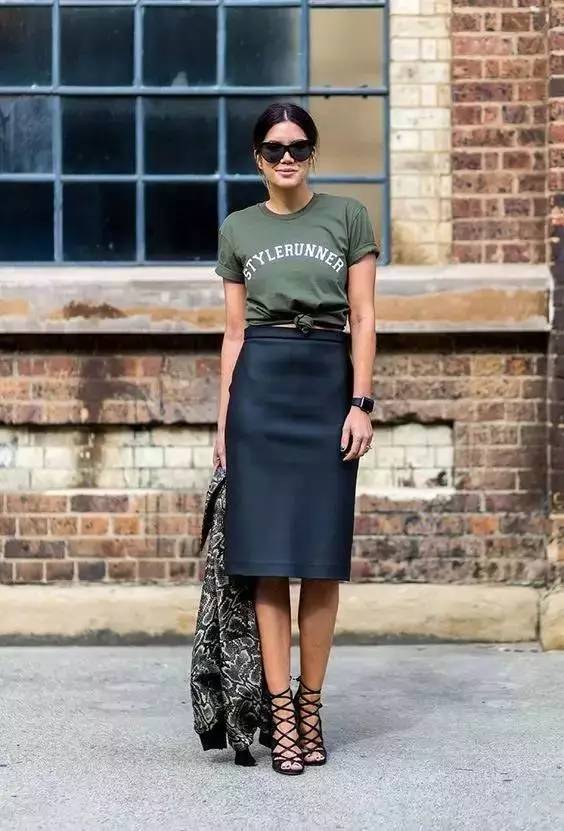 体恤的3种穿法,t恤搭配阔腿裤穿法