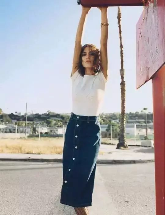 体恤的3种穿法,t恤搭配阔腿裤穿法