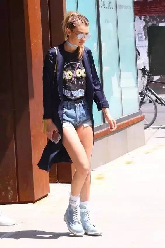 体恤的3种穿法,t恤搭配阔腿裤穿法