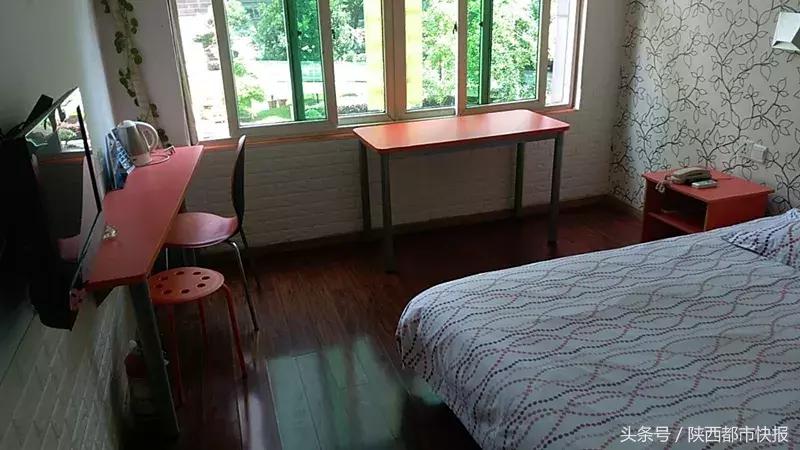 90后女生入住酒店2个月惊动警方,女子住酒店被保洁强行催退房