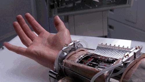 “转卖：婴鞋，全新”这些虐心的六字小说，有故事的人才读得懂丨夜听双语