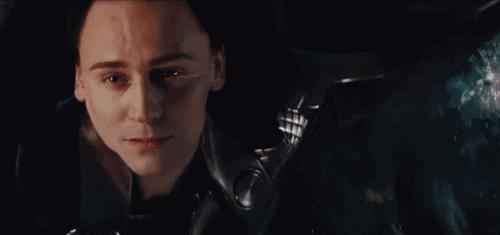 “转卖：婴鞋，全新”这些虐心的六字小说，有故事的人才读得懂丨夜听双语