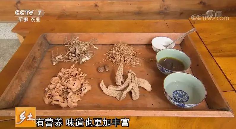 用臭油灯炖鸡拿陈年普洱茶煮饭:腾冲这些美味开启的是浓浓乡愁