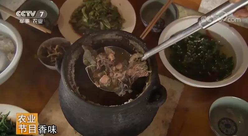 用臭油灯炖鸡拿陈年普洱茶煮饭:腾冲这些美味开启的是浓浓乡愁