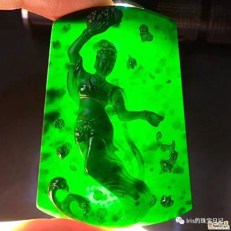 翡翠蓝水和飘花哪个好,飘花蓝水翡翠如意