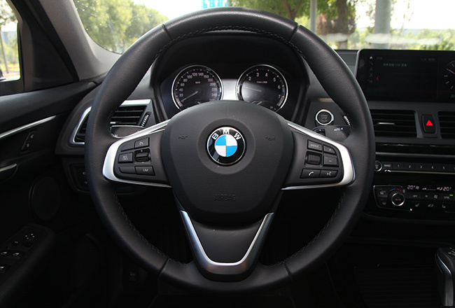 宝马118i时尚版2017款驾驶感,2018款宝马118i领先型车评