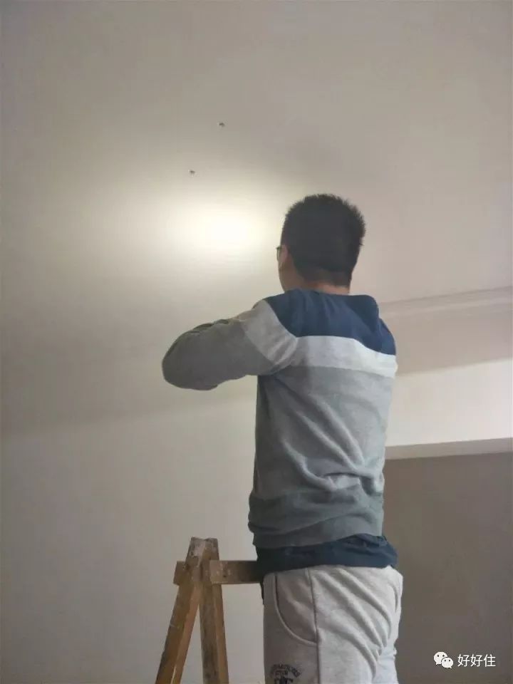 大面积墙面脱皮有效处理方法,墙面开裂脱皮轻松解决