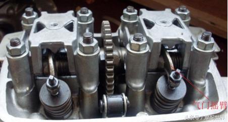 摩托车气门故障,摩托车气门摇臂示意图