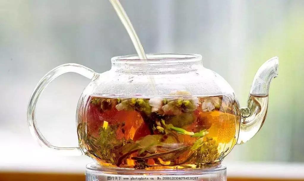 中暑喝绿茶效果明显吗,热茶能减缓中暑吗